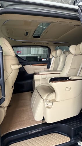 Toyota Alphard 205 Lounge បើកដំបូល