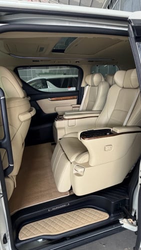 Toyota Alphard 205 Lounge បើកដំបូល