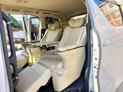 alphard hybrid Executive lounge