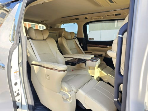 alphard hybrid Executive lounge