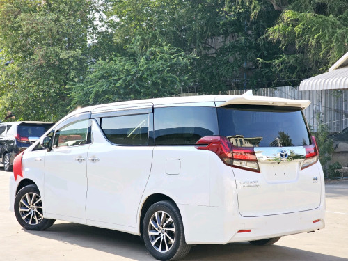alphard hybrid Executive lounge
