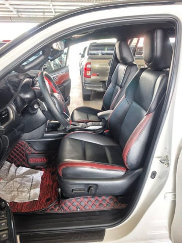 Toyota Fortuner 2021Legender Full option ចូលតាមករុមហ៊ុន Toyota ឆ្វេងសុីន