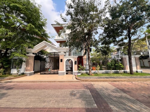 Villa for RENT! • Location: Borey PH Boueng Snor.