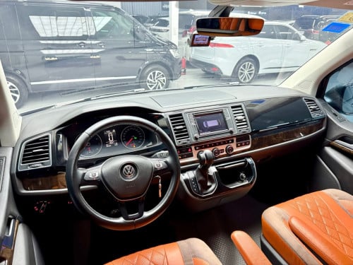 Volkswagen Caravelle តួវែង