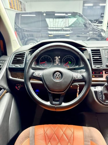 Volkswagen Caravelle តួវែង