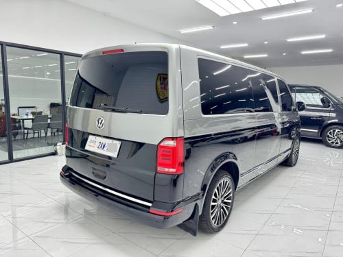 Volkswagen Caravelle តួវែង