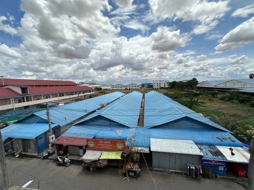 ដីនិងបន្ទប់ជួល សម្រាប់លក់ ចោមចៅ២​ ពោធិ៍សែនជ័យ​ ភ្នំពេញ​