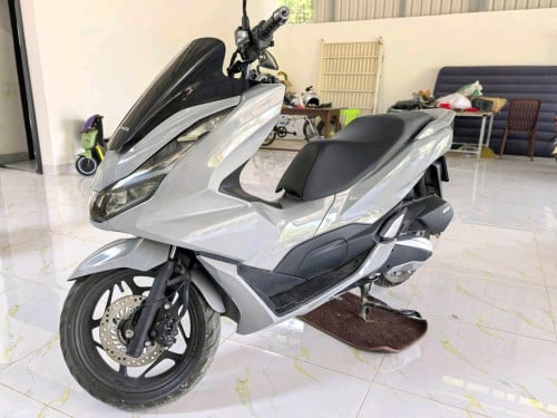 ម៉ូតូស្អាត