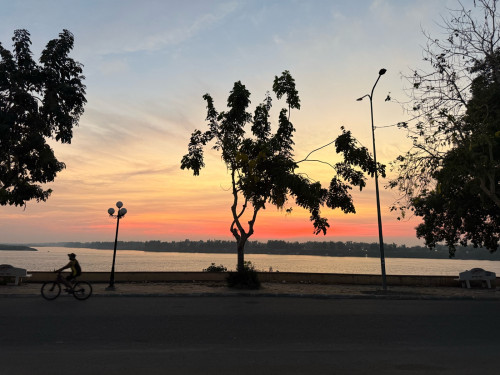 ផ្ទះសម្រាប់លក់ឬជួលនៅជាប់មាត់ទន្លេរក្នុងក្រុងកំពង់ចាម
