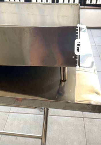 ថាសលក់ផ្លែឈេី