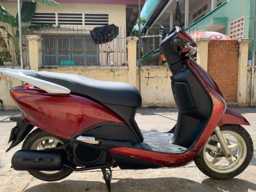 ម៉ូតូលក់​