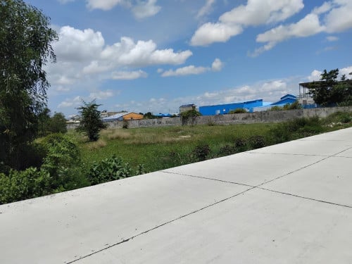 ដីជួល នៅកប់ស្រូវ 0.4$/m2 土地出租 在高斯洛路