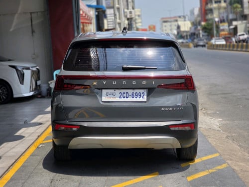 ទេីបកាត់បាន!2025 HYUNDAI CUSTINឡានថ្មីខ្លាំង​ ប្រេីបាន26,616km នៅធានាប្តូរប្រេងម៉ាសុីនម្តងទៀត!