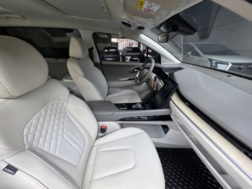 ទេីបកាត់បាន!2025 HYUNDAI CUSTINឡានថ្មីខ្លាំង​ ប្រេីបាន26,616km នៅធានាប្តូរប្រេងម៉ាសុីនម្តងទៀត!