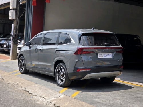 ទេីបកាត់បាន!2025 HYUNDAI CUSTINឡានថ្មីខ្លាំង​ ប្រេីបាន26,616km នៅធានាប្តូរប្រេងម៉ាសុីនម្តងទៀត!