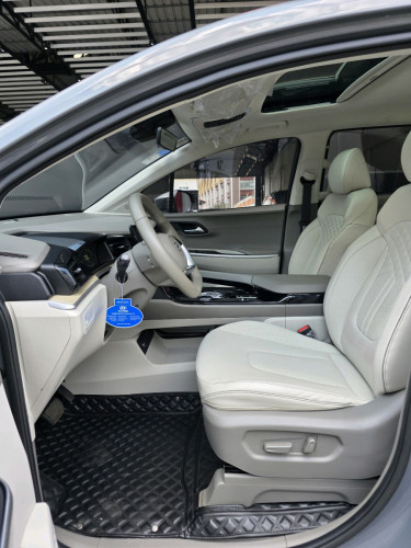 ទេីបកាត់បាន!2025 HYUNDAI CUSTINឡានថ្មីខ្លាំង​ ប្រេីបាន26,616km នៅធានាប្តូរប្រេងម៉ាសុីនម្តងទៀត!