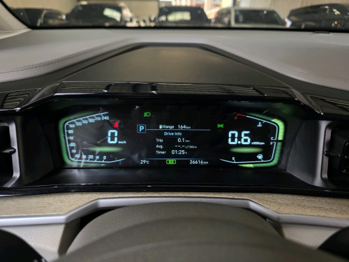 ទេីបកាត់បាន!2025 HYUNDAI CUSTINឡានថ្មីខ្លាំង​ ប្រេីបាន26,616km នៅធានាប្តូរប្រេងម៉ាសុីនម្តងទៀត!