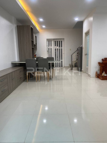 វីឡាកូនកាត់នៅឬស្សីកែវផ្លូវ598 / Link Villa for Rent at Borey Houth the Star Premier