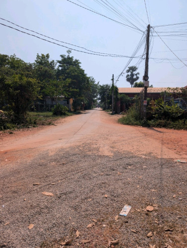 ដីលក់ នៅក្នុងក្រុងសៀមរាប នៅជិតផ្សារក្រោមសៀមរាប ភូមិវិហារចិន សង្កាត់ស្វាយដង្គំ ទំហំដី 6.5×30m