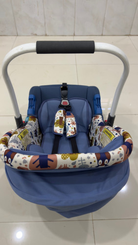 កៅអីដាក់កូនតូចក្នុងឡាន (Car Seat) មួយទឹកនៅស្អាត