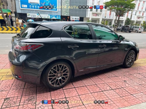 មេឡានកំពូល Lexus CT200H 2011” ប្រផេះ ហ្វូលកប់សេរី full Premium advanced Performance