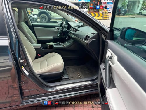 មេឡានកំពូល Lexus CT200H 2011” ប្រផេះ ហ្វូលកប់សេរី full Premium advanced Performance
