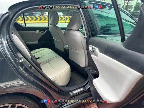 មេឡានកំពូល Lexus CT200H 2011” ប្រផេះ ហ្វូលកប់សេរី full Premium advanced Performance