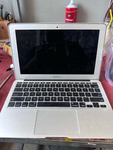 លក់ Macbook Air 2011 90$