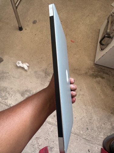 លក់ Macbook Air 2011 90$