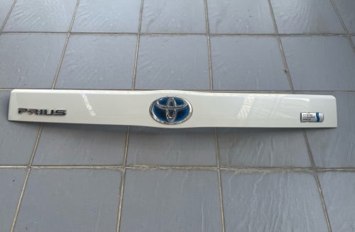 ទ្វាទី ៥ Prius 010-015