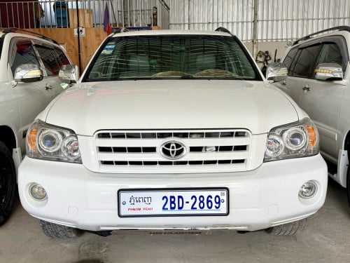 🚘ឡានលក់ឆ្នាំ06 ម៉ាស៊ីន4 ប៉ុង1 កៅអីចុច មានហ្វាំ្រងABS និង VSC ជាប្រពន័ទុបលំនឹង ពណ៌ស