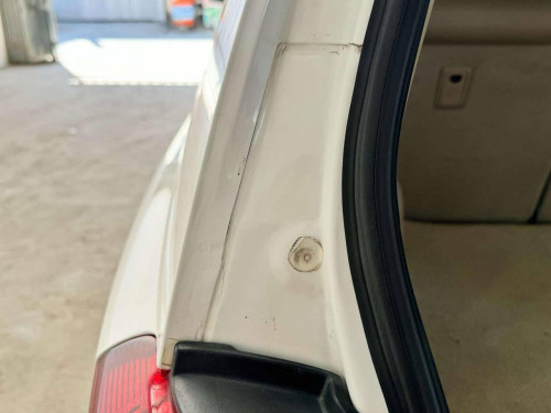 🚘ឡានលក់ឆ្នាំ06 ម៉ាស៊ីន4 ប៉ុង1 កៅអីចុច មានហ្វាំ្រងABS និង VSC ជាប្រពន័ទុបលំនឹង ពណ៌ស