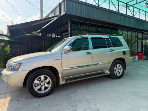 ឆ្នាំ02 លក់11800$