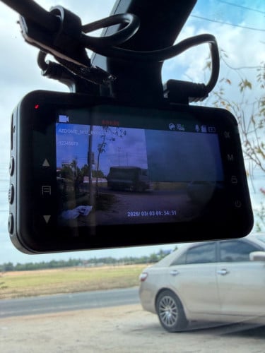 1999 abs​ (ឡាន​នៅ​ស្វាយរៀង​)