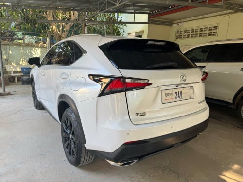 2015 Lexus NX200t up F-sport