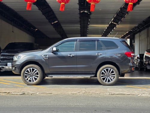2021 EVEREST titanium