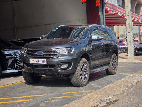 2021 EVEREST titanium