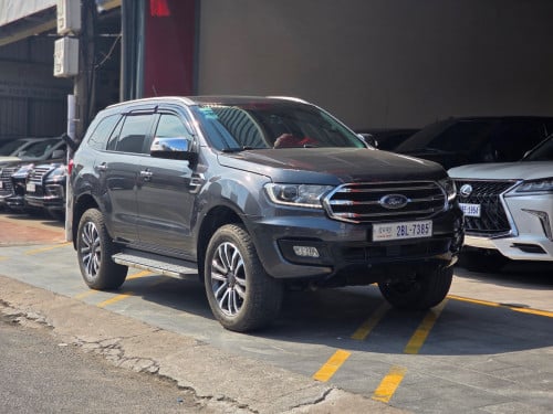 2021 EVEREST titanium