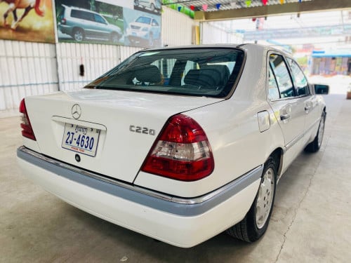 C220 ឆ្នាំ1996 ជិះ អែម មានហ្គែសរួច សុីតិច 3500$