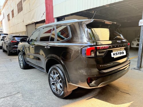 Ford Everest Titanium Full option ម្ចាស់ដើម ,Year:2024