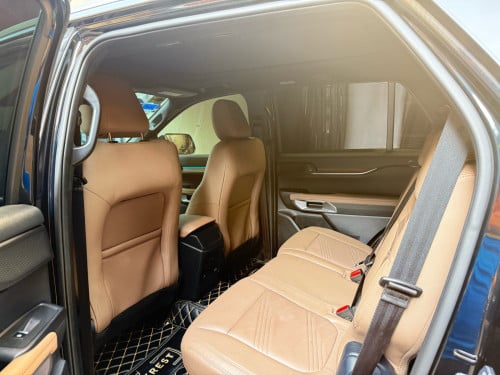 Ford Everest Titanium Full option ម្ចាស់ដើម ,Year:2024