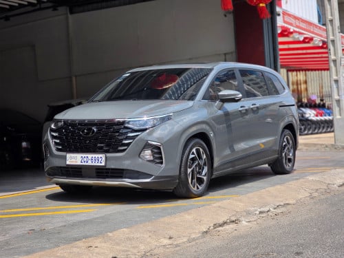 HYUNDAI CUSTIN 2025