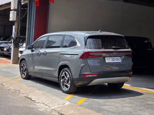 HYUNDAI CUSTIN 2025