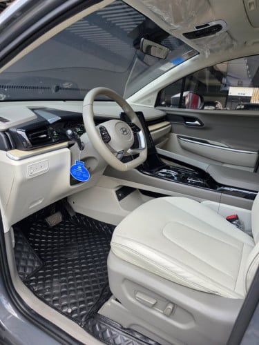 HYUNDAI CUSTIN 2025