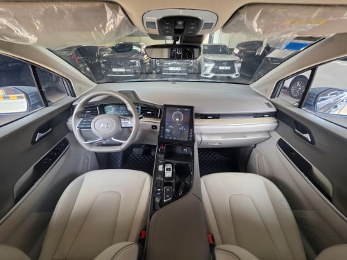 HYUNDAI CUSTIN 2025