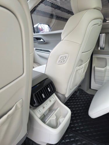 HYUNDAI CUSTIN 2025