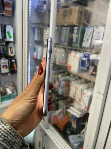 iPhone 11/64GB សុីនសានុំ(ធានាលើម៉ាសុីន១ខែ)