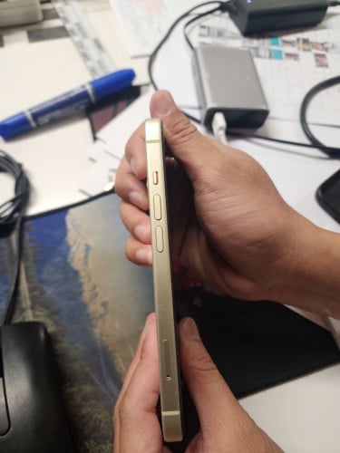 Iphone 15 CH sim2