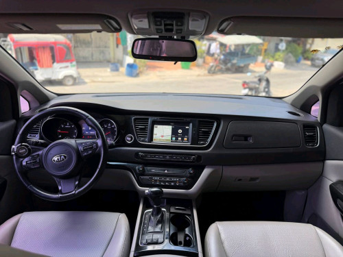 Kia canival 2015 បើកដំបូល កៅអីអូតូ ទ្វារអូតូ2