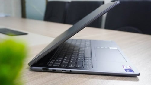 Lenovo Yoga7 2-in1 16IML9